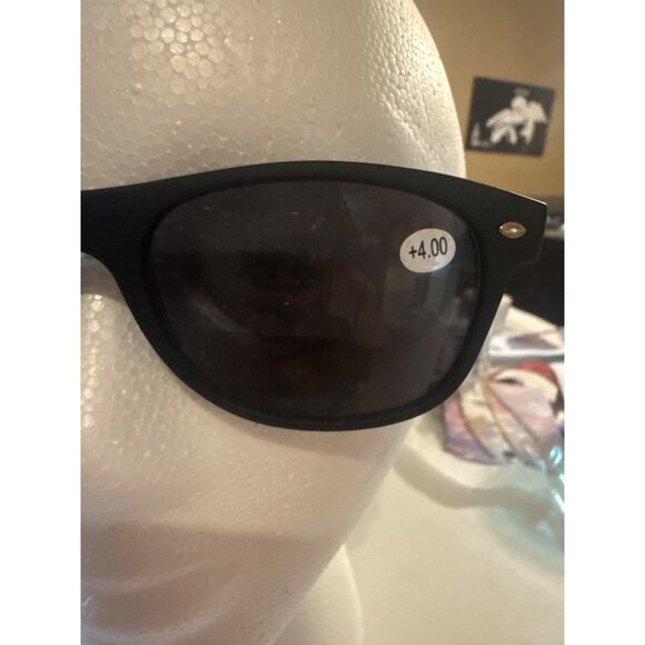 Yogo Vision Black Reading Sunglasses With +4.00 Magnification For Adults Unisex - Picture 3 of 4